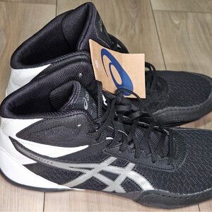 ASICS Black and White Athletic Shoes